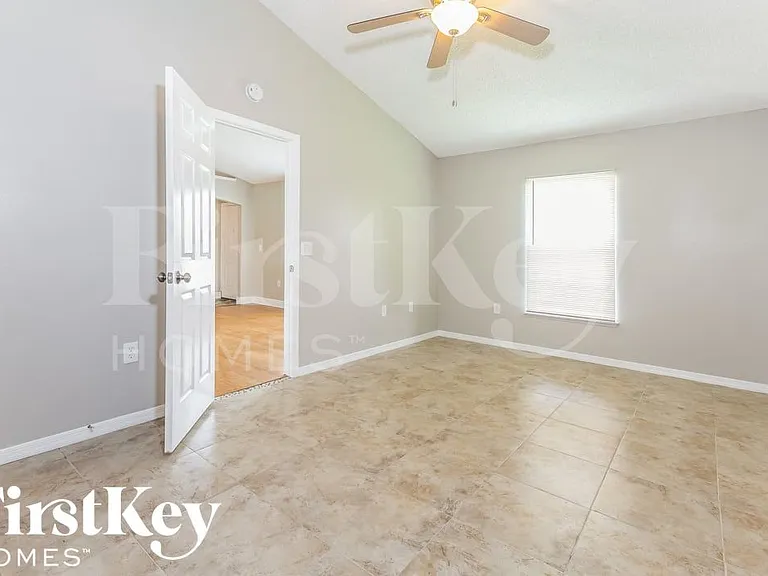 1130 Sandusky St SE — Photo 8