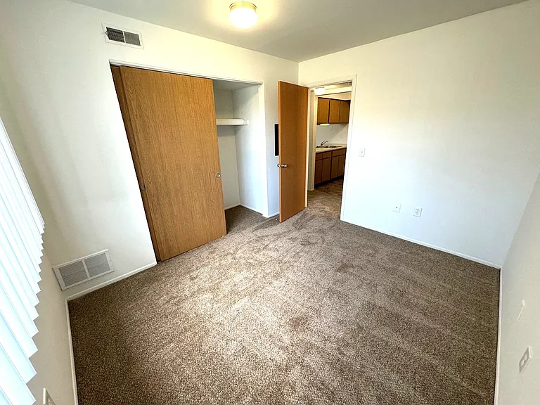 Charter Oaks Apartments — Photo 114