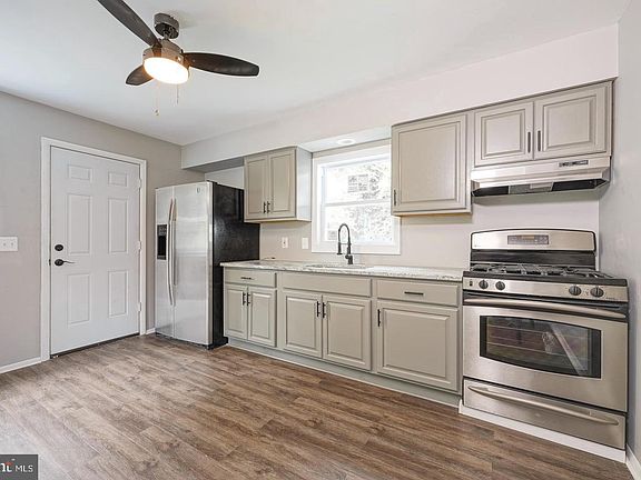 2nd image of 80 Eldridge St