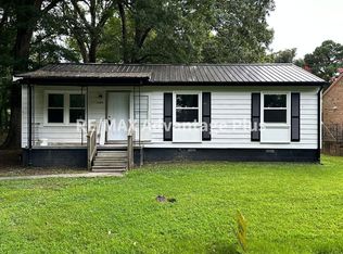 1009 Luke St, Blackstone, VA 23824