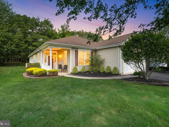 8 Whitecaps Ter, Barnegat, NJ 08005