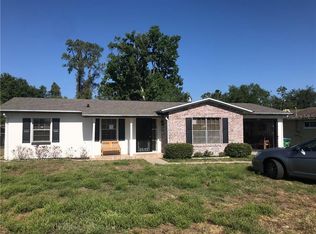 1024 W Embassy Dr, Deltona, FL 32725