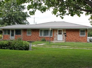 807 Grundy Ave, Reinbeck, IA 50669