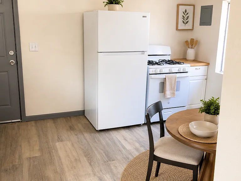 7077 N Weber Ave — Photo 3