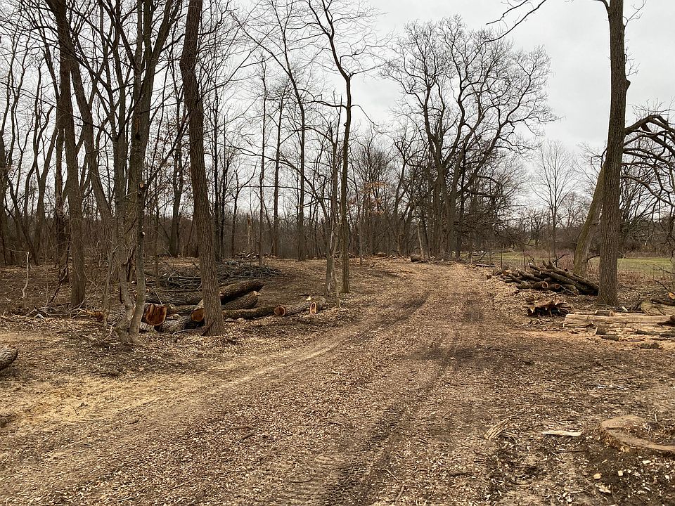 1st image of Riverside Dr