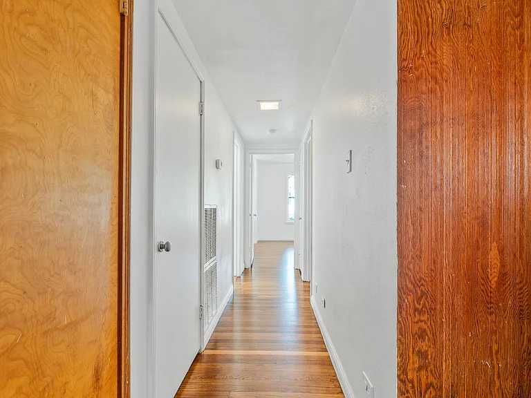 32300 Proctor Ave — Photo 45