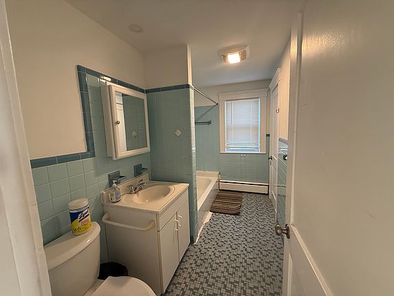 4th image of 17 Cummings Ave