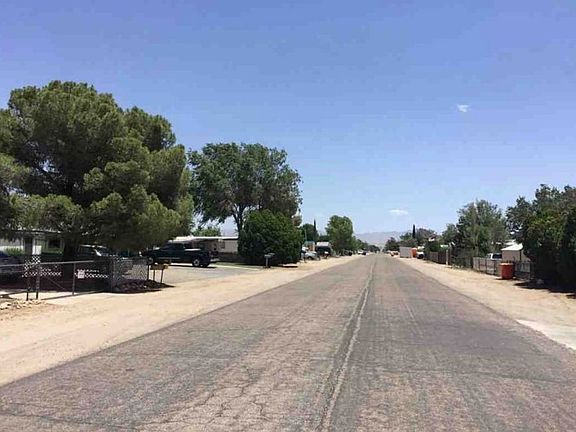 Exterior Neighborhood (street photo)