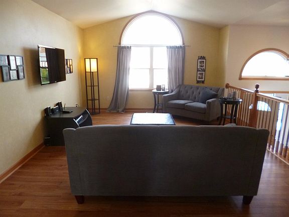 3rd image of 2795 Tulip Ln