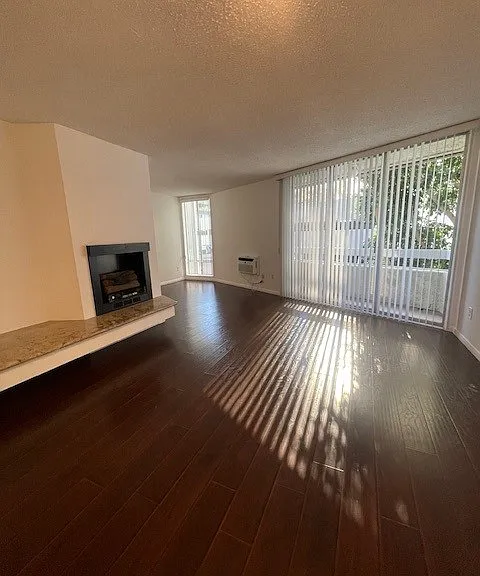 *Model Unit* Studio Floorplan