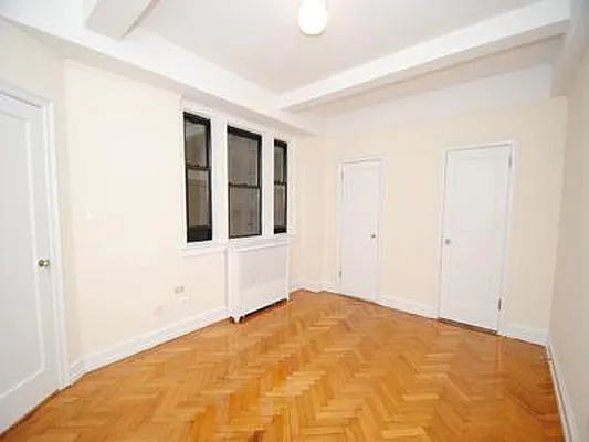 Rented by Buchbinder & Warren | media 18