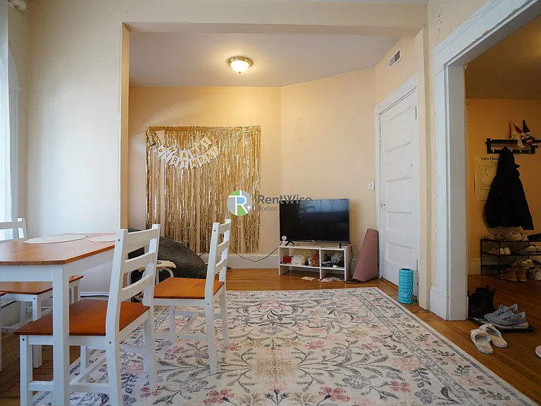 14 Foster St #1 — Photo 9