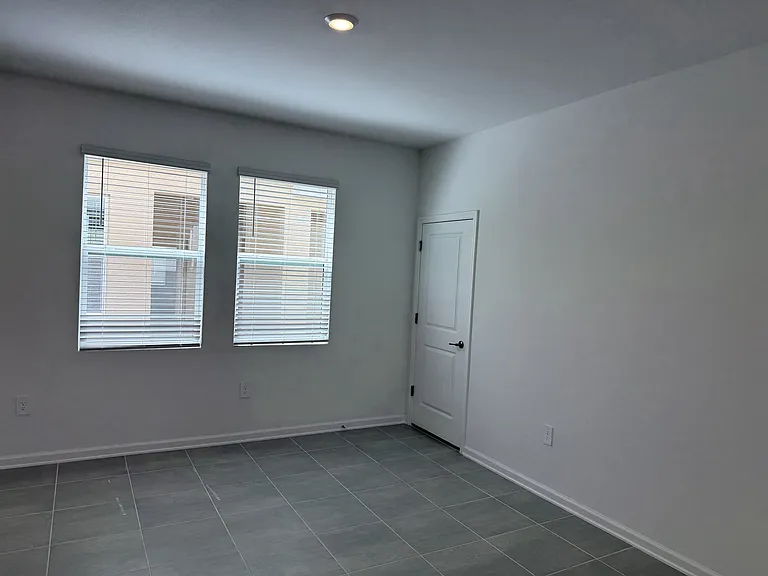 5599 Fiona Ln — Photo 10