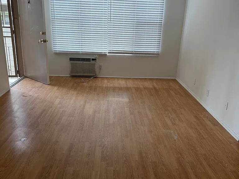 5913 Gregory Ave — Photo 7