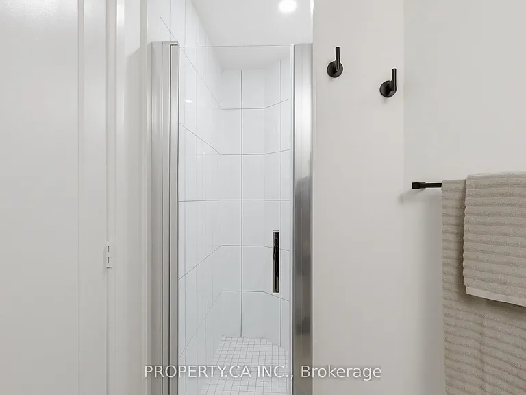 9000 Jane St #2421 — Photo 18