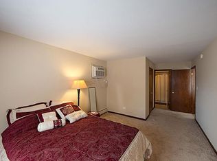 220 E North Ave APT A1, Addison, IL 60101