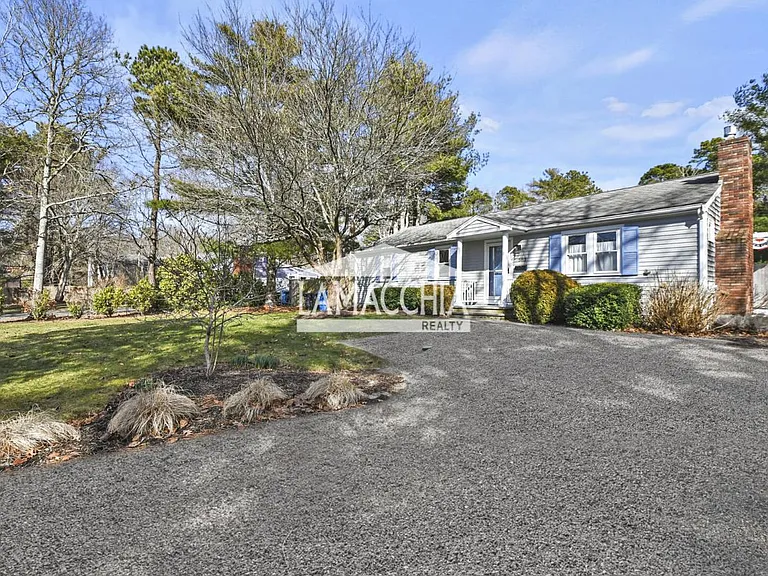 583 N Falmouth Hwy — Photo 5