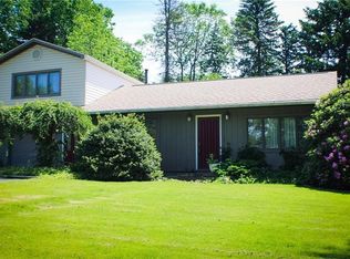 2882 Shadylane Dr, New Castle, PA 16105