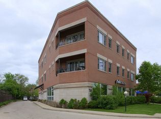 755 Milwaukee Ave UNIT 2B, Glenview, IL 60025