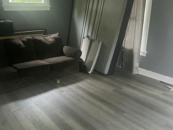 5th image of 1715 Oakwood Ave
