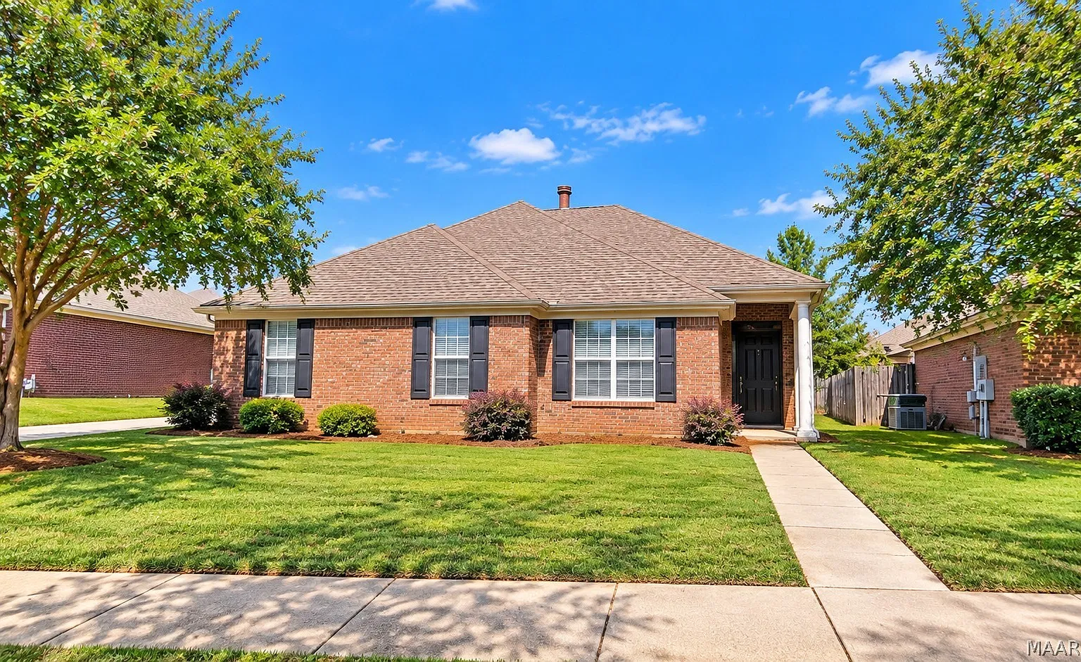 3 bed, 2.0 bath, 1430 sqft, $1,800 — Photo 1