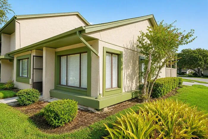 2 bed, 2.0 bath, 1036 sqft, $1,700 — Photo 1