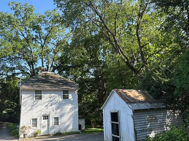 2758 Chain Bridge Rd — Photo 4