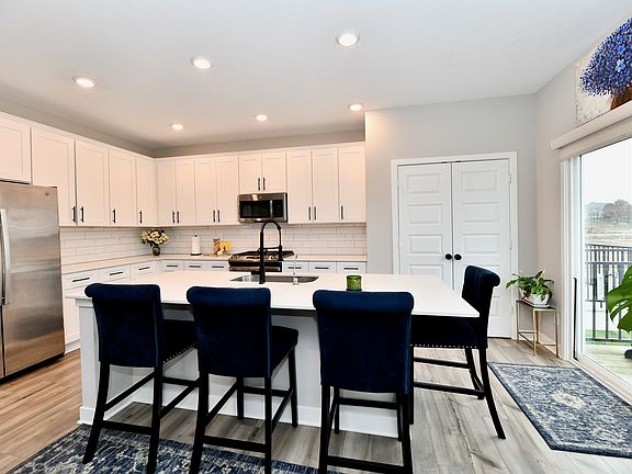 4th image of 6988 Sunstone Pl