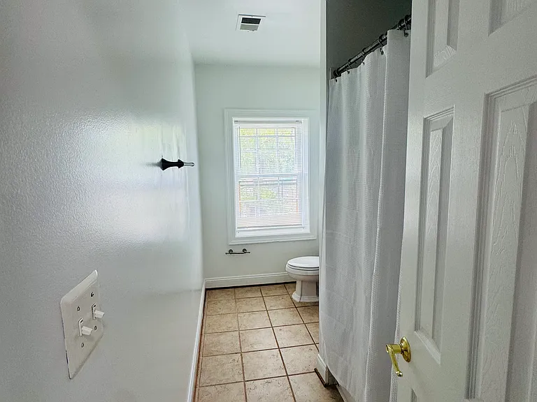 194 E Lee St #3B — Photo 16