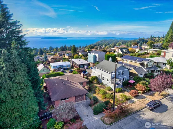 9037 38th Avenue SW, Seattle, WA 98126