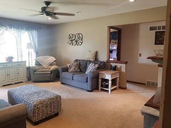3rd image of 2044 W Burbank Ave