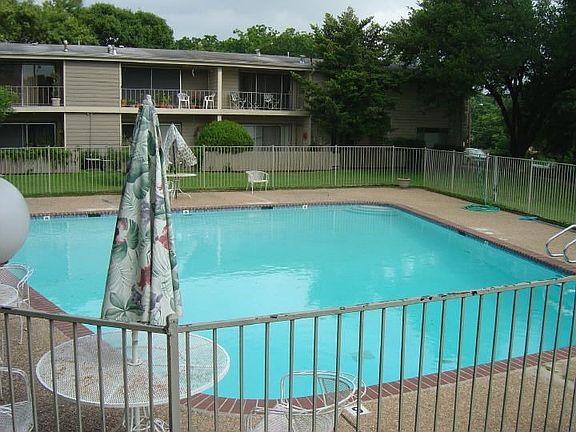 Pool facing unit