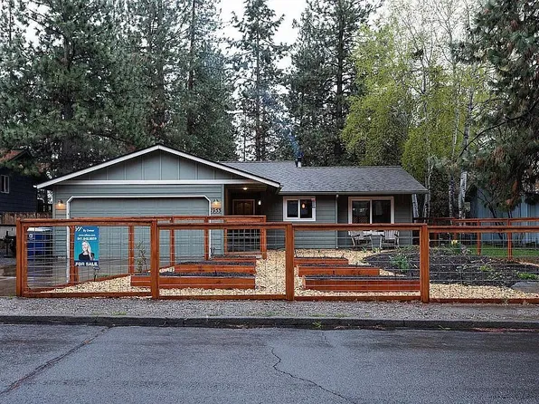1953 SW Forest Ridge Ave, Bend, OR 97702