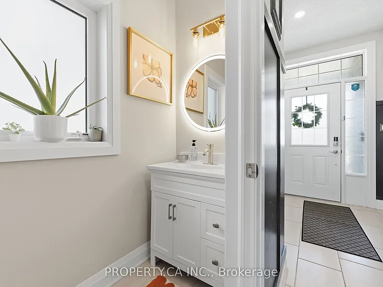 629 Wild Rye St W — Photo 7