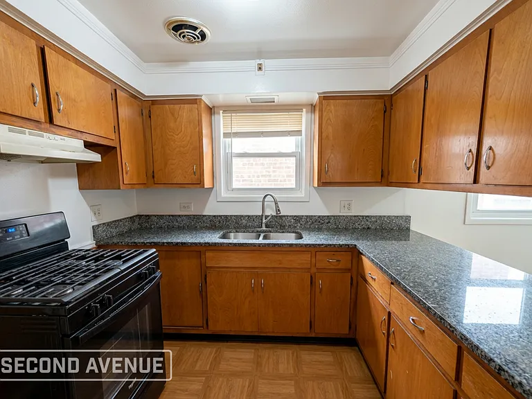 10935 S Buffalo Ave — Photo 6