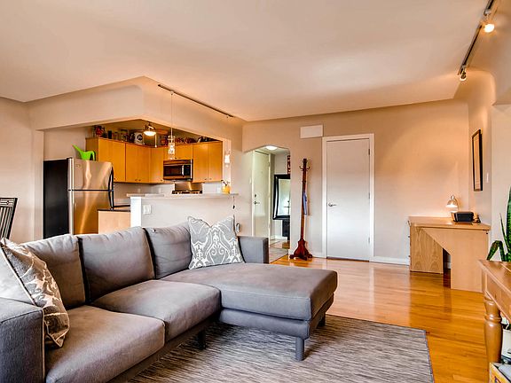 4th image of 636 N Washington St APT 201