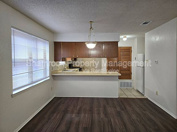 5th image of 1412 Chapelwood Dr