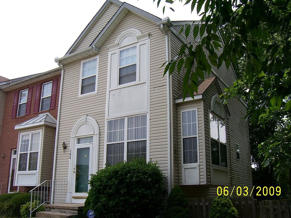 1st image of 144 Gladstone Way