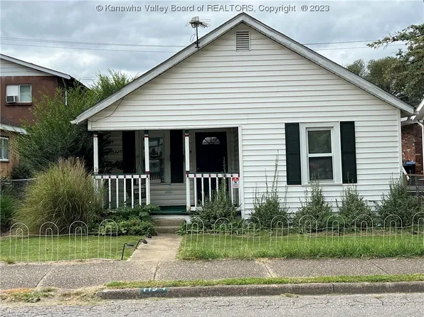 1134 Main Ave, Nitro, WV 25143