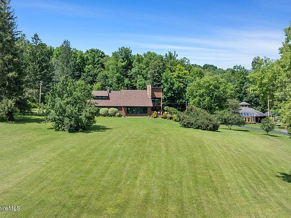 3rd image of 1341 Green River Rd