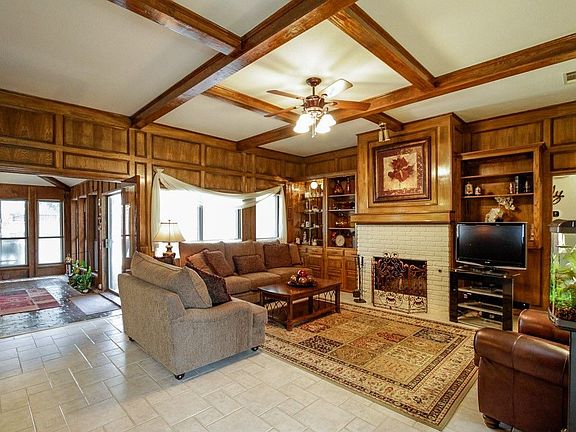 3rd image of 3913 Leathertop Dr