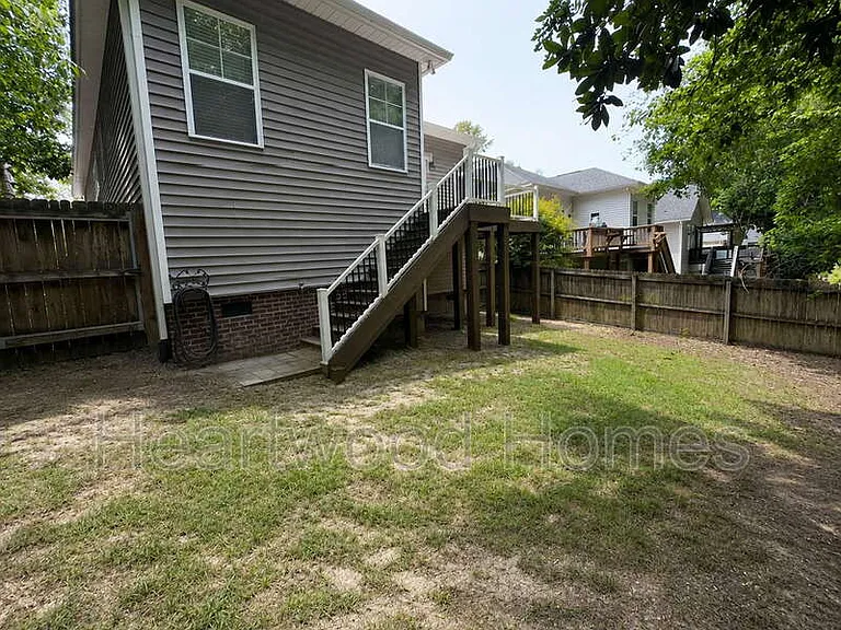 432 Jackson Ave — Photo 37