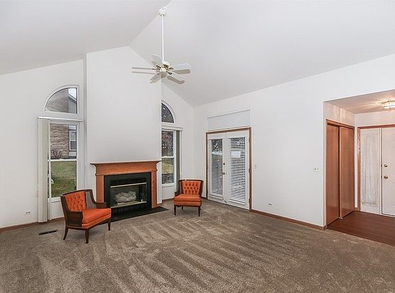 4th image of 143 Canterbury Ct