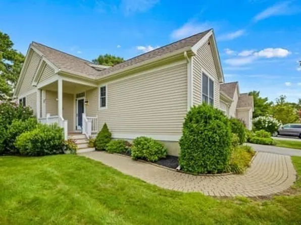 21 Chadwick Ct Unit 21, Mashpee, MA 02649