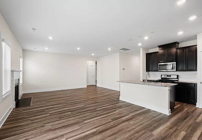216 Pewter Cir — Photo 5