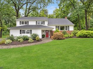 93 Penwood Rd, Basking Ridge, NJ 07920