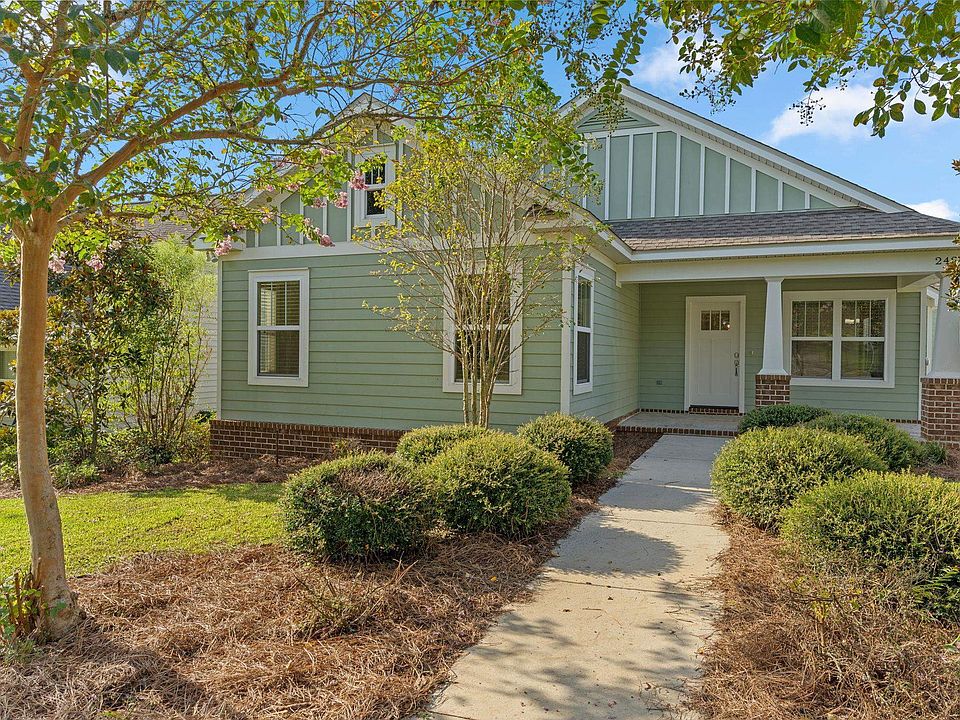 1st image of 2429 Orange Ave E