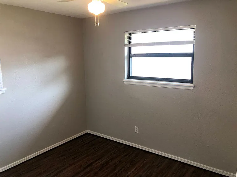 955 SW 4th Pl — Photo 14