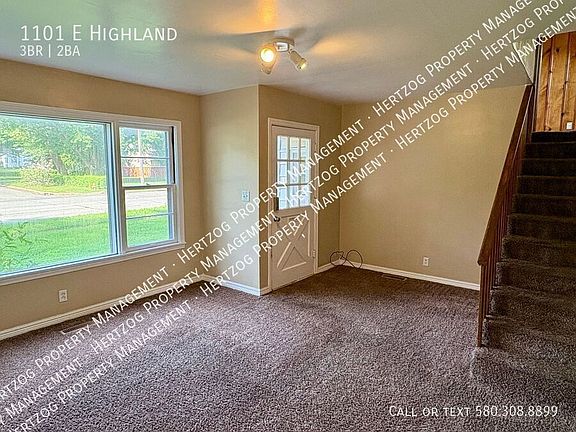 5th image of 1101 E Highland Ave