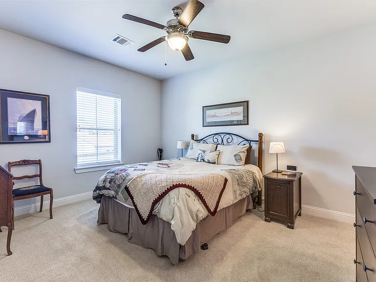 4008 N Cresthaven Rd — Photo 28